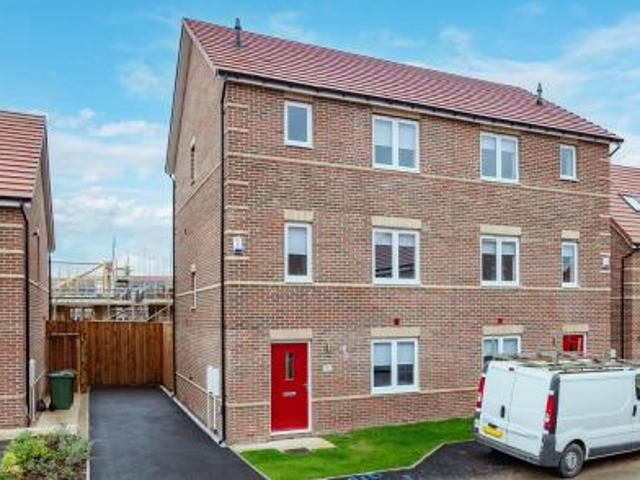 at Elliott Place, 37 Lotus Crescent. 4 bed house to rent £1,450 pcm £335 pw
