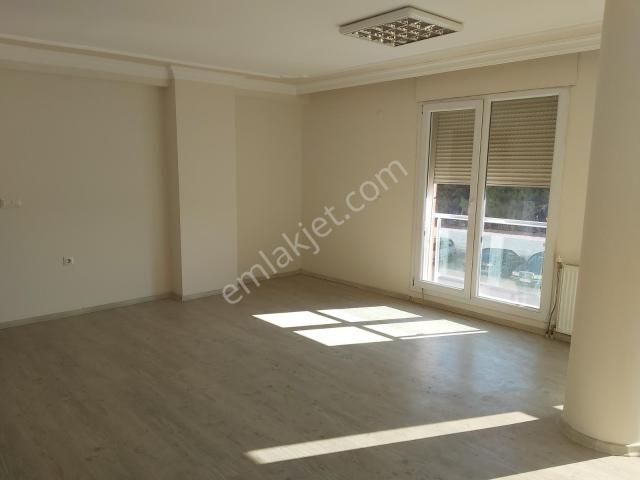 Atıfbey Mah.de 3+1 Ara Kat 140 M2 Çift Cephe Kiralık Daire