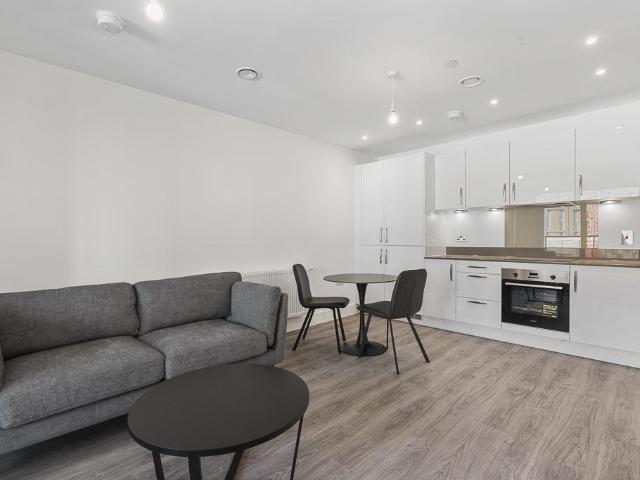 at Fortunes Dock, Flat 25, Nautilus. 1 bed apartment to rent £2,200 pcm £508 pw