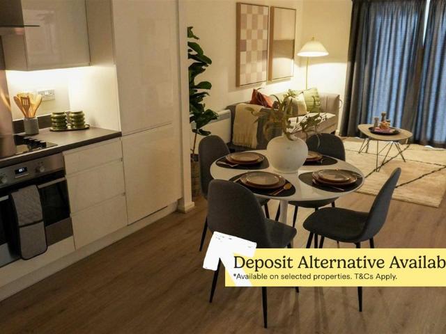 at Four Corners Property Management. 1 bed apartment to rent £1,105 pcm £255 pw