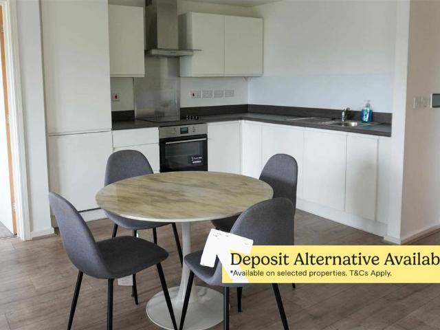 at Four Corners Property Management. 2 bed apartment to rent £1,315 pcm £303 pw