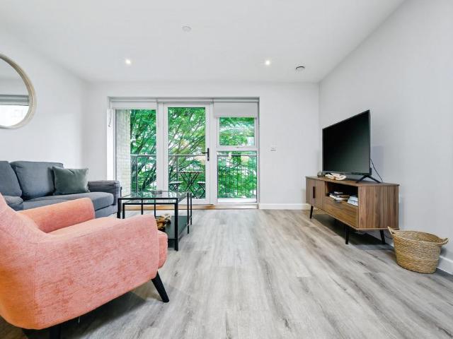 at Gatehouse Apartments, FLAT 90. 2 bed apartment to rent £1,755 pcm £405 pw