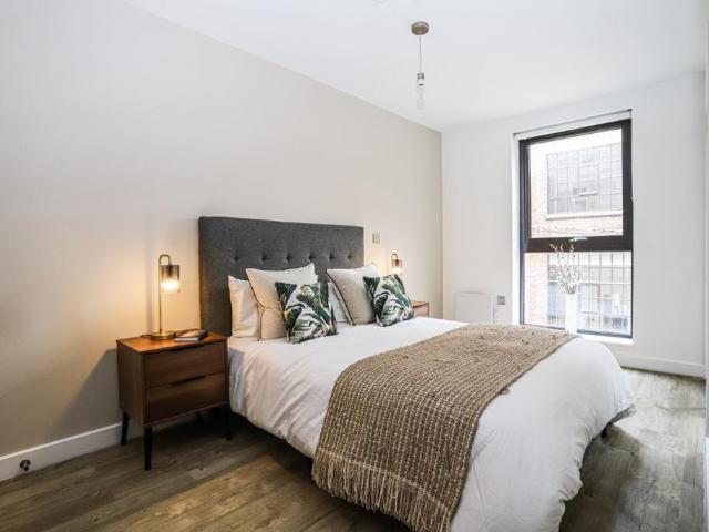 at Gilders Yard, Apartment 94. 2 bed apartment to rent £1,410 pcm £325 pw