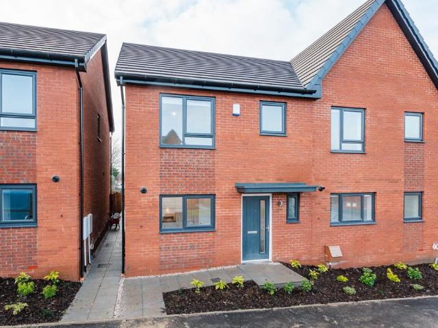 at Irwell View, 22 IRWELL VALE. 3 bed house to rent £1,385 pcm £320 pw