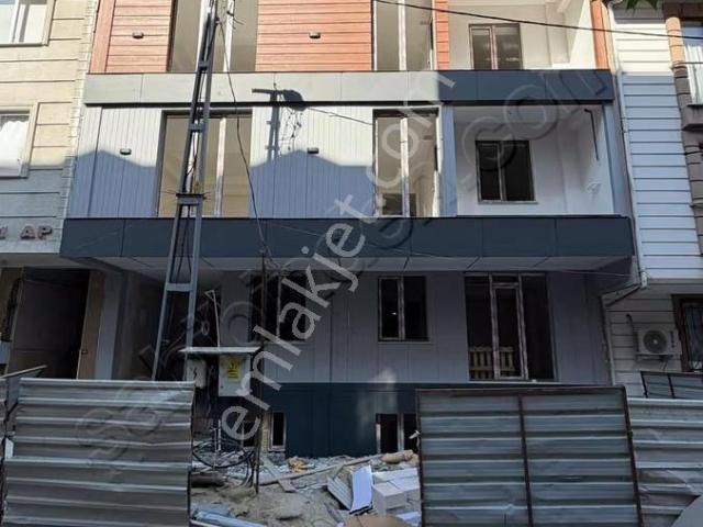 Çatı Katı Çift Balkonlu Asansörlü