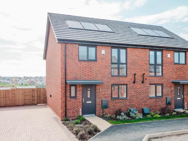 at Kilnbrook Place, 46 Corbel Avenue WA9 3 bed house to rent £1,300 pcm £300 pw