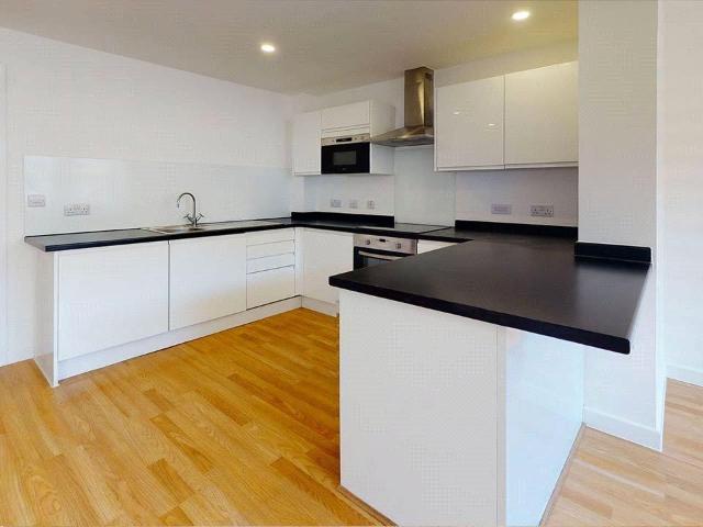 at Lettings, Flat 439 Trafford House. 1 bed apartment to rent £1,195 pcm £276 pw