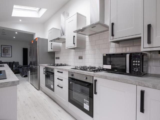 at Lincoln, 40, Baggholme Road LN2 6 bed house to rent £550 pcm £127 pw
