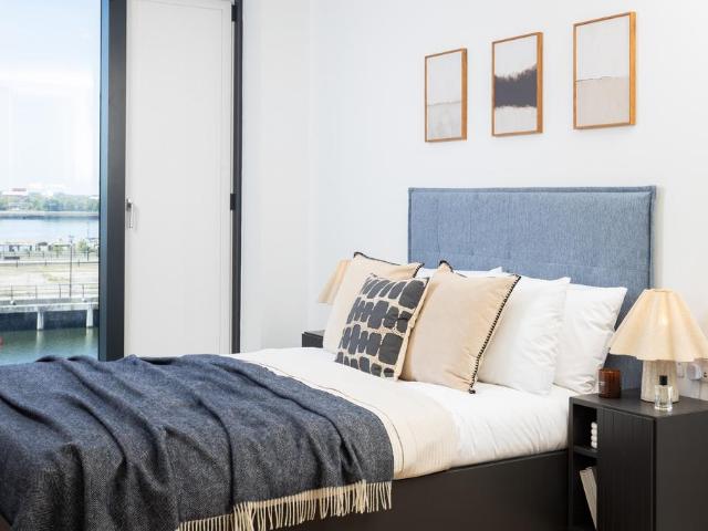 at Lighthaus, Lighthaus, 2 William. 1 bed apartment to rent £1,450 pcm £335 pw