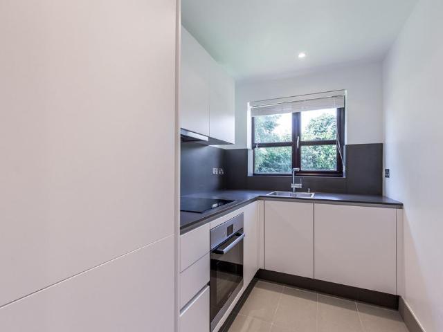 at London, 14 Rudsworth Close SL3 1 bed ground floor flat to rent £1,350 pcm £312 pw