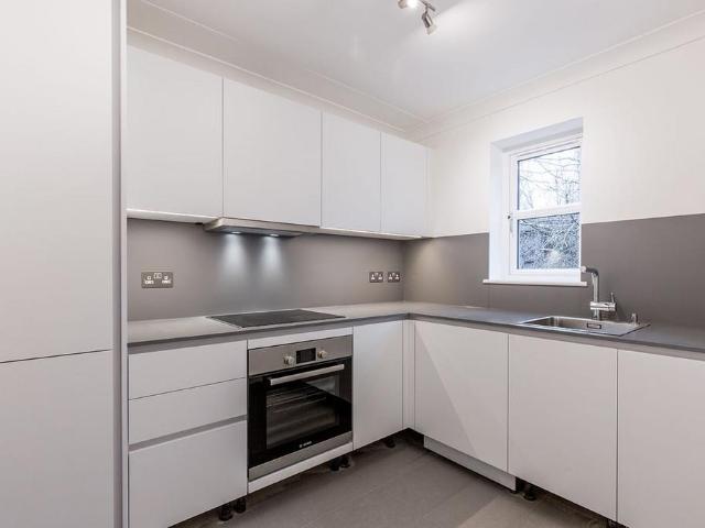 at London, 14 Welford House 23. 1 bed flat to rent £1,475 pcm £340 pw
