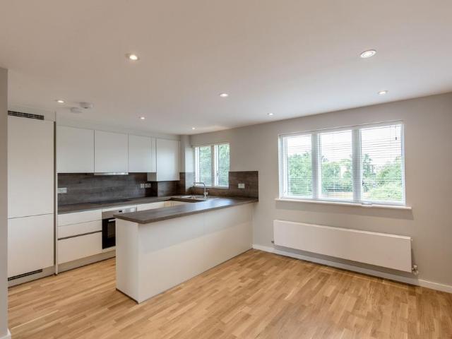 at London, Cobbett Close EN3 1 bed ground floor flat to rent £1,475 pcm £340 pw