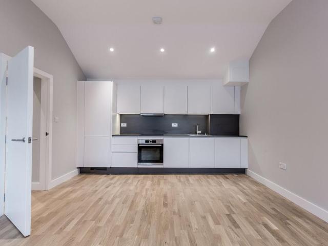 at London, Enterprise Court, Baker. 1 bed flat to rent £1,550 pcm £358 pw