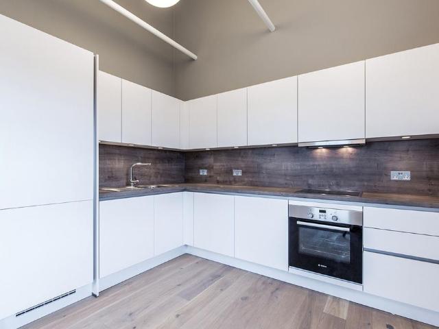 at London, McMillan House 54 56 Cheam. 2 bed flat to rent £1,950 pcm £450 pw