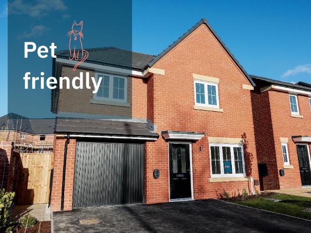 at Lunts Heath, Lunts Heath Road. 4 bed detached house to rent £2,050 pcm £473 pw