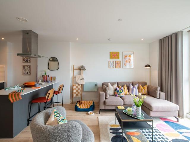 at Manchester, EDA, Anchorage Quay M50 2 bed apartment to rent £1,690 pcm £390 pw