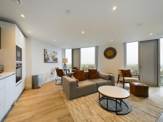 at Manchester, Three60 M15 2 bed apartment to rent £2,100 pcm £485 pw