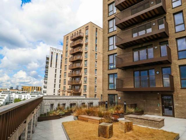 at Millet Place, 73, Adlay. 1 bed apartment to rent £2,060 pcm £475 pw