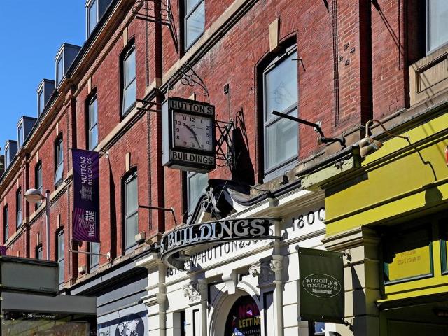 at Sheffield, 101 Huttons Buildings. Studio to rent £700 pcm £162 pw