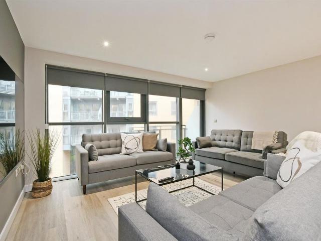 304 West One Space, City Centre, S1 6 bed apartment to rent £3,120 pcm £720 pw