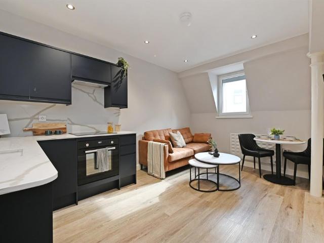 at Sheffield, 38 Huttons Buildings. 1 bed apartment to rent £950 pcm £219 pw
