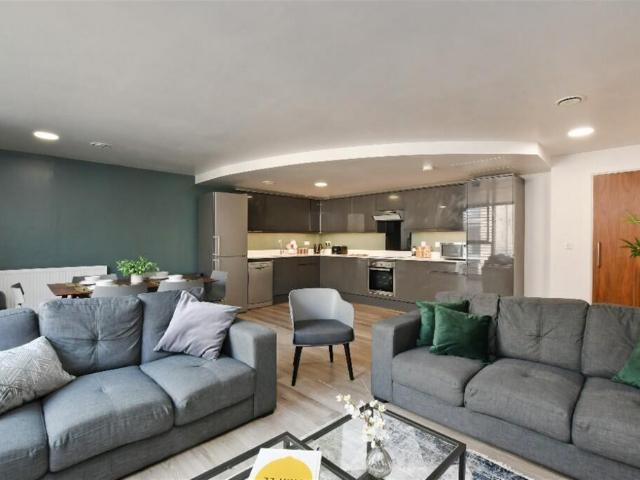 at Sheffield, Apartment 509. 5 bed apartment to rent £2,045 pcm £472 pw