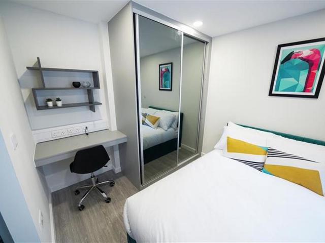 at Sheffield, Flat 7a, Sellers Wheel. Studio to rent £675 pcm £156 pw
