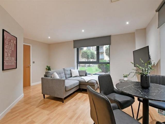 at Sheffield, G05 West One Panorama. 2 bed apartment to rent £1,045 pcm £241 pw