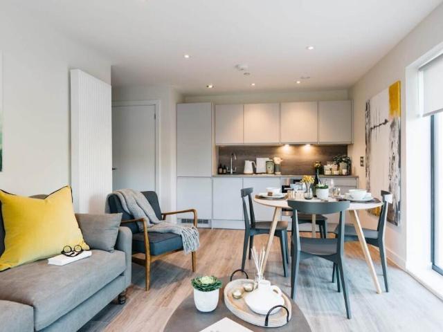 at Spring Wharf, 80 The Grain Store. 1 bed apartment to rent £1,470 pcm £339 pw
