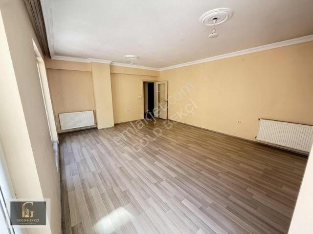Çatmaca'da 3+1 Anayol Kenarı 130m² Kiralık Daire