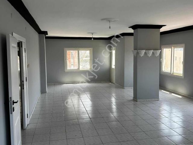 Atmaca'dan 4 Cepheli, 3 Balkonlu 220 M² 3+1 Daire