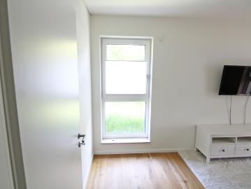 Atmosphärischer Altbauklassiker mit Dielen und EBK tolle Lage Radickestraße!