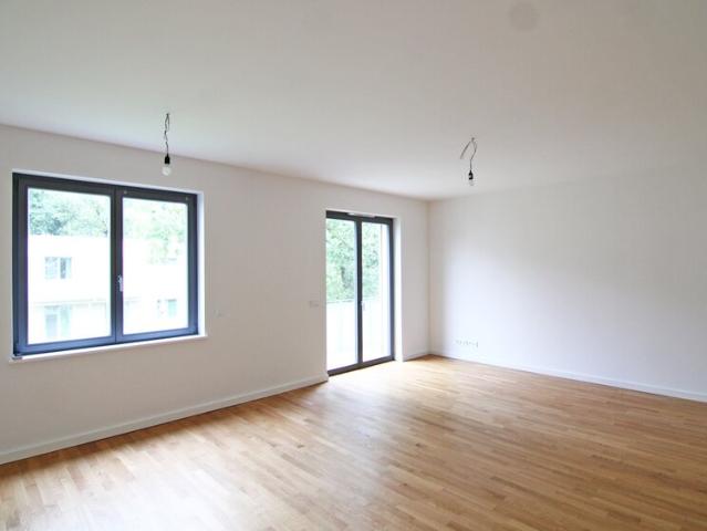 Atmosphärischer Altbauklassiker mit Dielen und EBK tolle Lage Radickestraße!