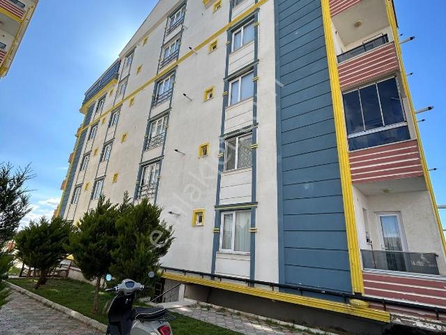 Atatürk Mahallesi Havuzlu Site İçerisinde Satılık 1+1 Daire