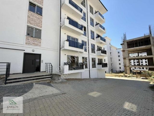 Atatürk Mahallesi Kiralık 1+1 Daire