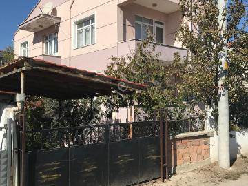 Atatürk Mahallesi Lise Yolunda Satilik Ev