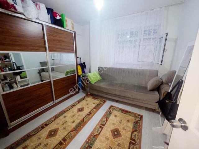 Atatürk Mahallesi Satılık 1+1 Bahçe Katı