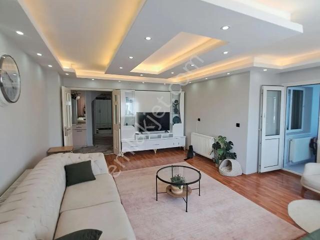 Atatürk Mahallesinde 145 M², Asansörlü, Cam Balkonlu 3+1 Daire