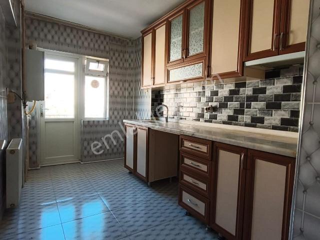 Atatürk Mahallesinde 3+1 2 Ara Katta Kiralık Daire