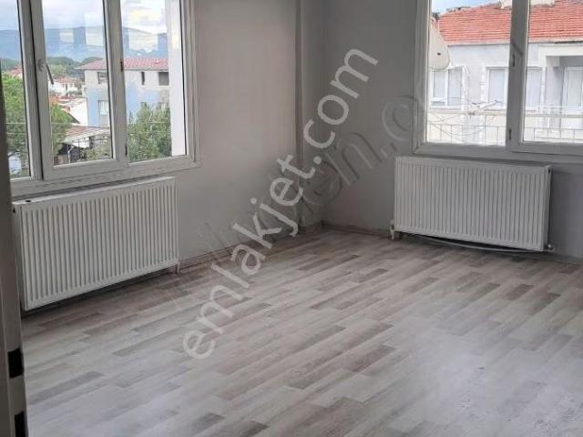 Atatürk Mahallesinde Doğalgazlı Kiralık 3+1 Daire