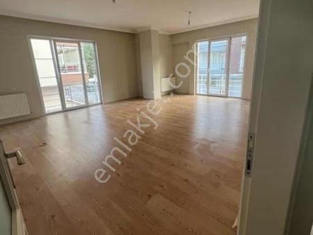 Atatürk Mahallesinde Kiralık 160m2 3+1 Daire