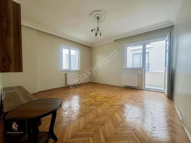 Atatürk Mahallesi'nde Kiralık 2+1 Daire 85m², Balkonlu