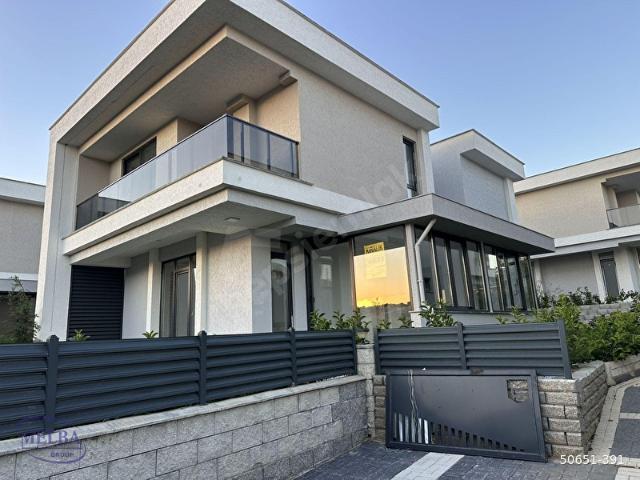 ATATÜRK MAHALLESINDE KIRALIK 4 + 1 VILLA
