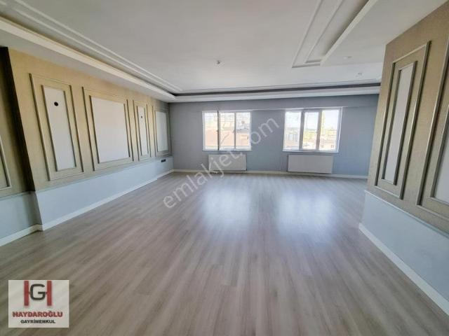 Atatürk Mah'de Site İçi Satılık 6+1 Bağımsız Dublex Daire