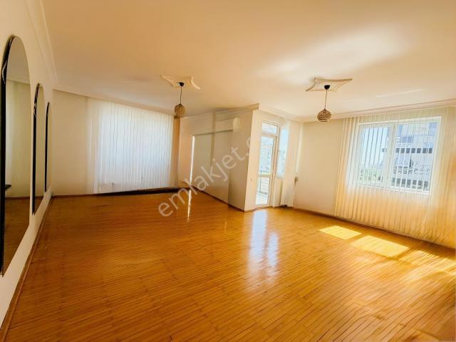 Atatürk Bulvarında 3+1 | 145 M² Net| Ara Kat | Ofis
