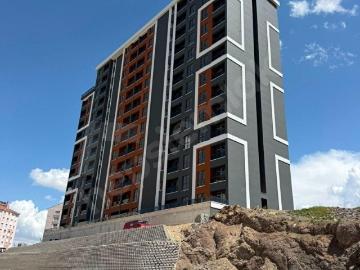 Atayurt Mahallesin'de Cadde'de 1+1 Yatırıma Uygun Lüks Yapılı