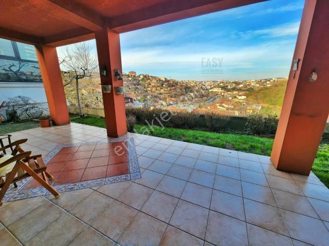 Ata 2 Sitesinde Çengelköy De Satılık Villa Önü Açık Bahçeli boş