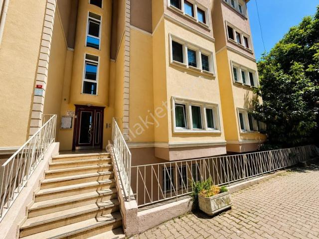 Ata 2 Sitesinde Çıkışa Yakın 145 M2 1. Kat 3+1 Köşe Daire