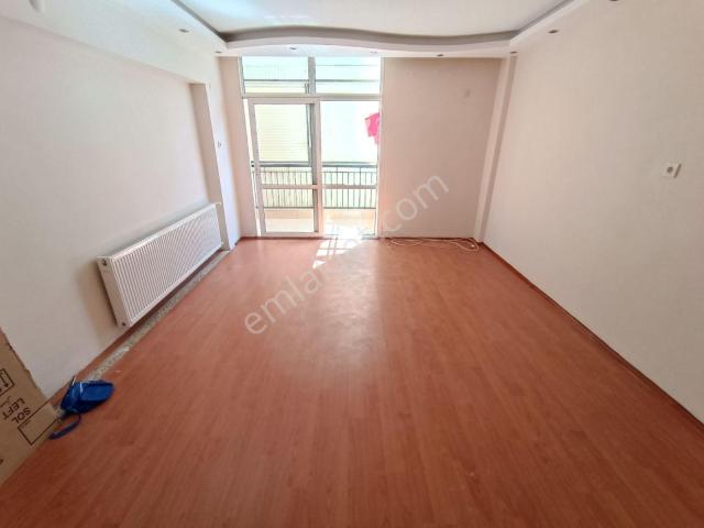 Ata Caddesi Ve Durupark Yakını 3+1 Bakımlı Kiralık Daire