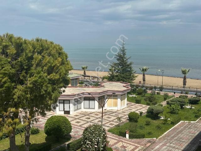 Ata Emlak'tan Denize Sıfır Sitede 1+1 Eşyalı Kiralık Daire